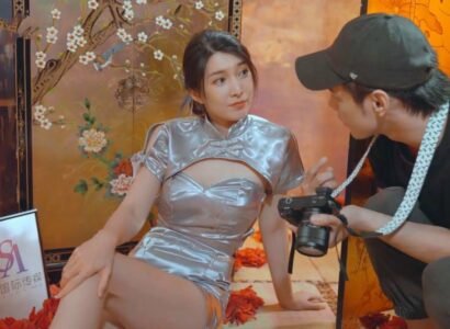 phim bí mật nơi góc tối Thấy chị vợ nằm trên ghế sopha, em rể thủ dâm rồi chịch lồn chị